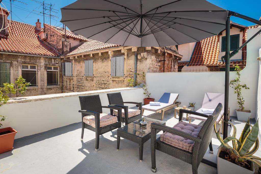 Cindro Apartment With Terrace สปลิท ภายนอก รูปภาพ